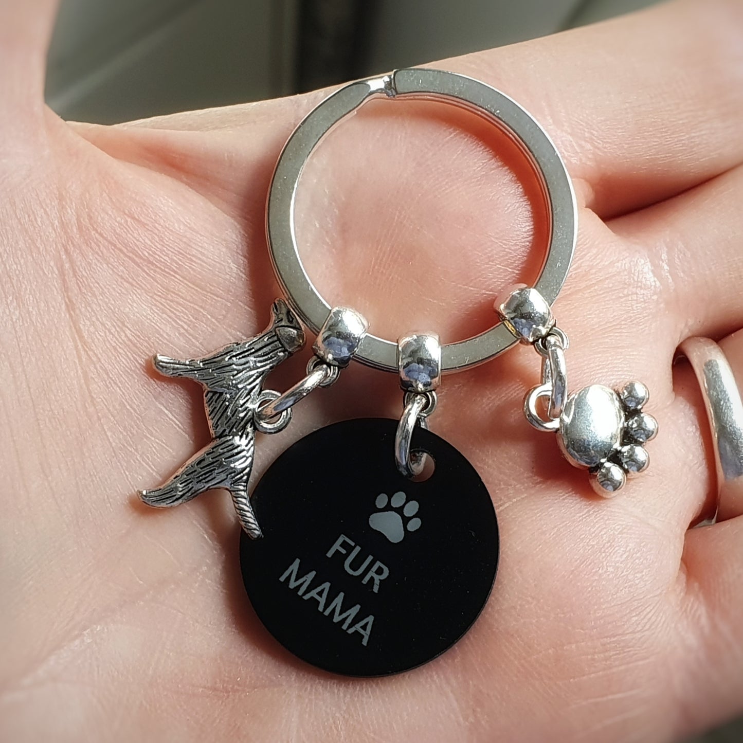 'Fur Mama' Retriever Keyring - Silver