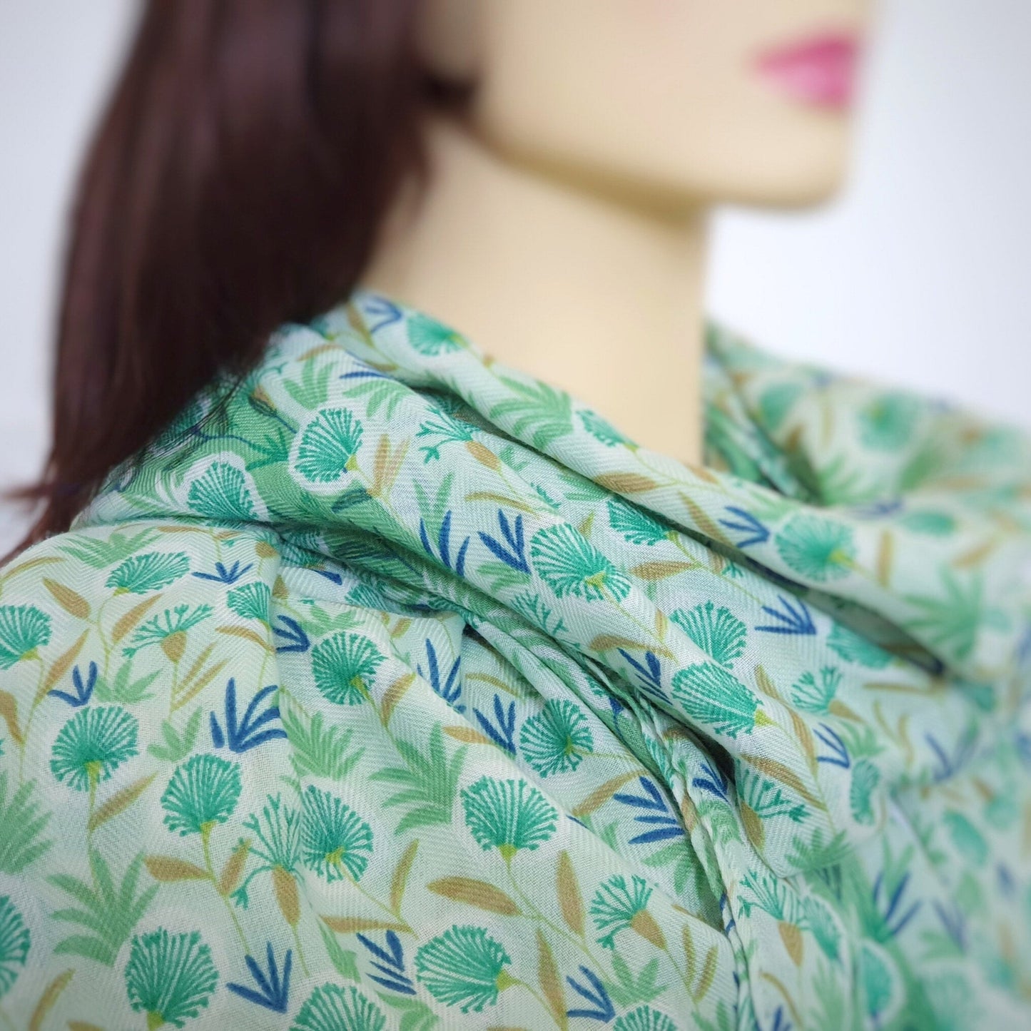 Pretty Ladies Dandelion Scarf - Green