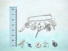 Load image into Gallery viewer, Knitting Brooch - Silver
