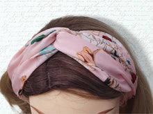 Load image into Gallery viewer, Vintage Style Floral Twist Knot Hairband - Pink

