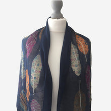 Load image into Gallery viewer, Feather Print Scarf Black
