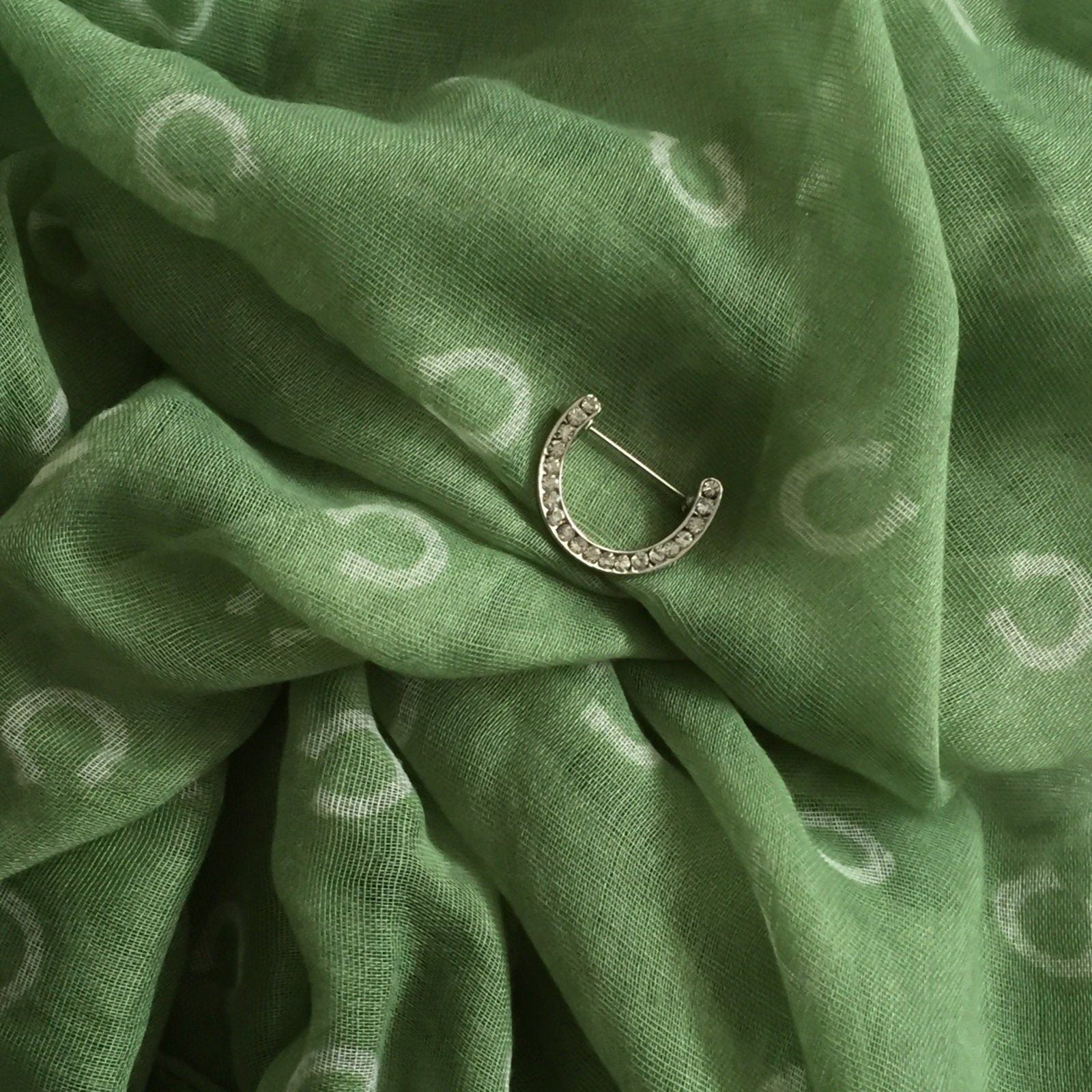 Horseshoe Scarf Green