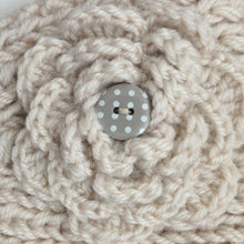 Load image into Gallery viewer, Knitted Flower Headband Cream
