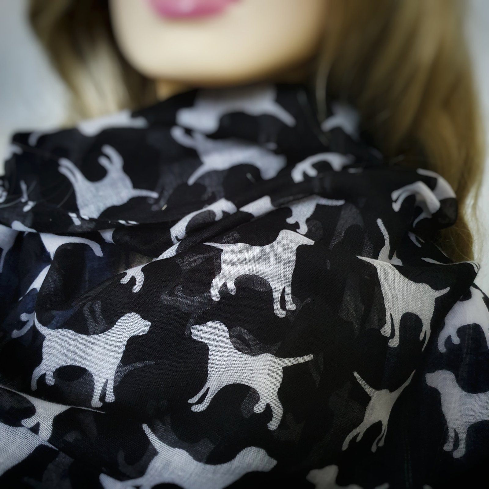 Labrador Scarf Black