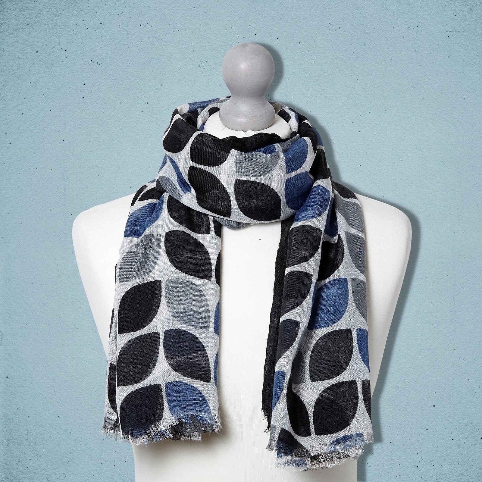 Retro Leaf Print Scarf Blue