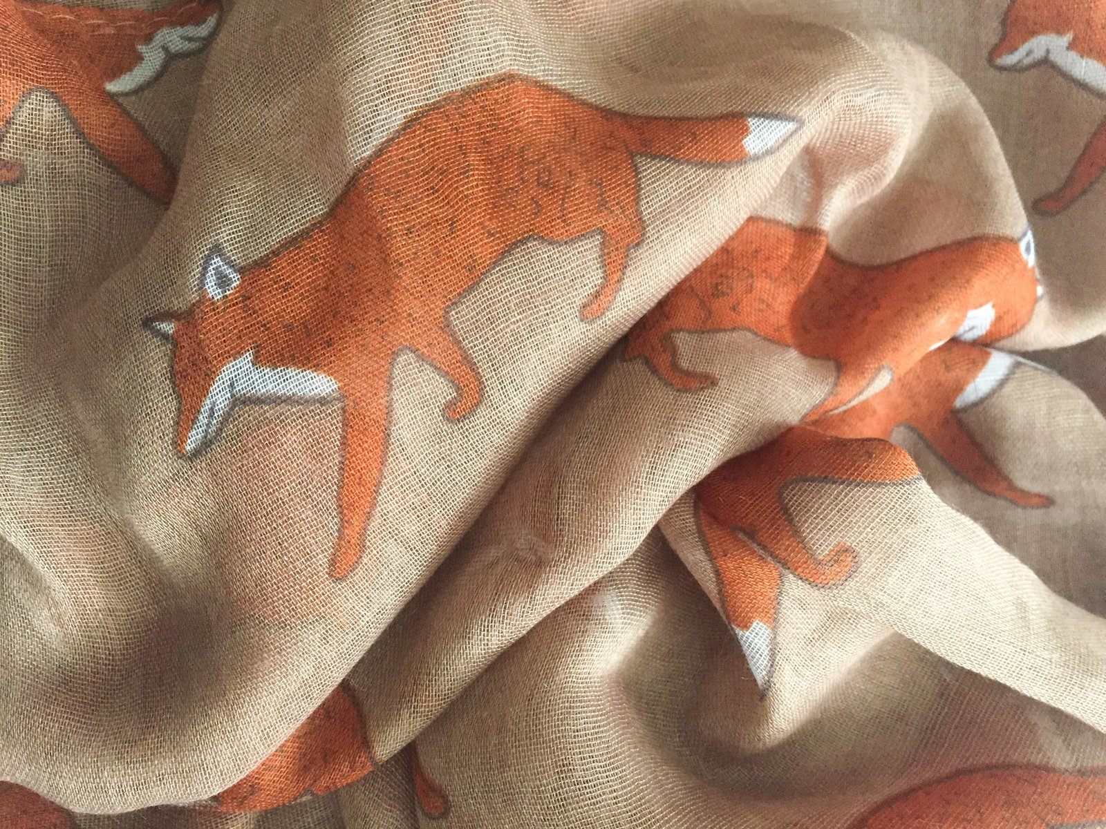 Running Fox Scarf Caramel