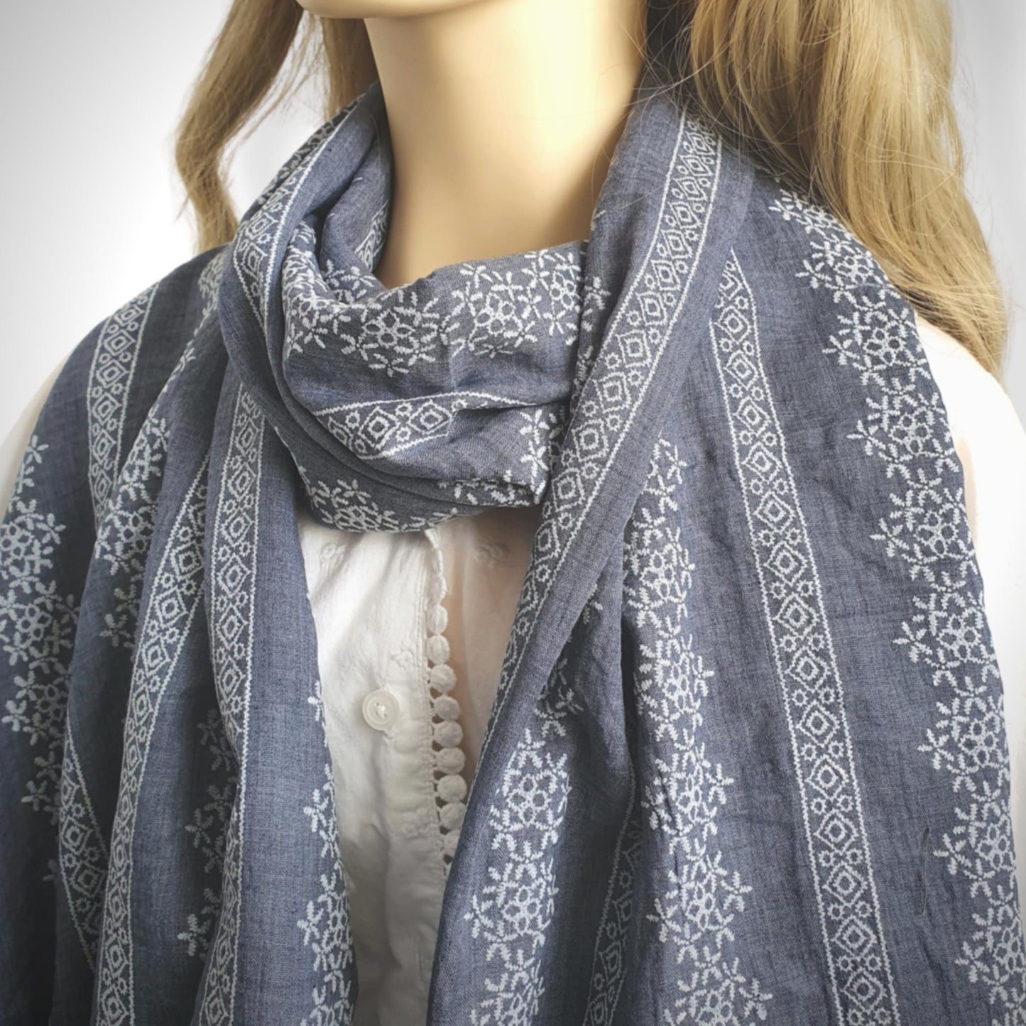 Floral Stitch Pattern Scarf - Grey Blue