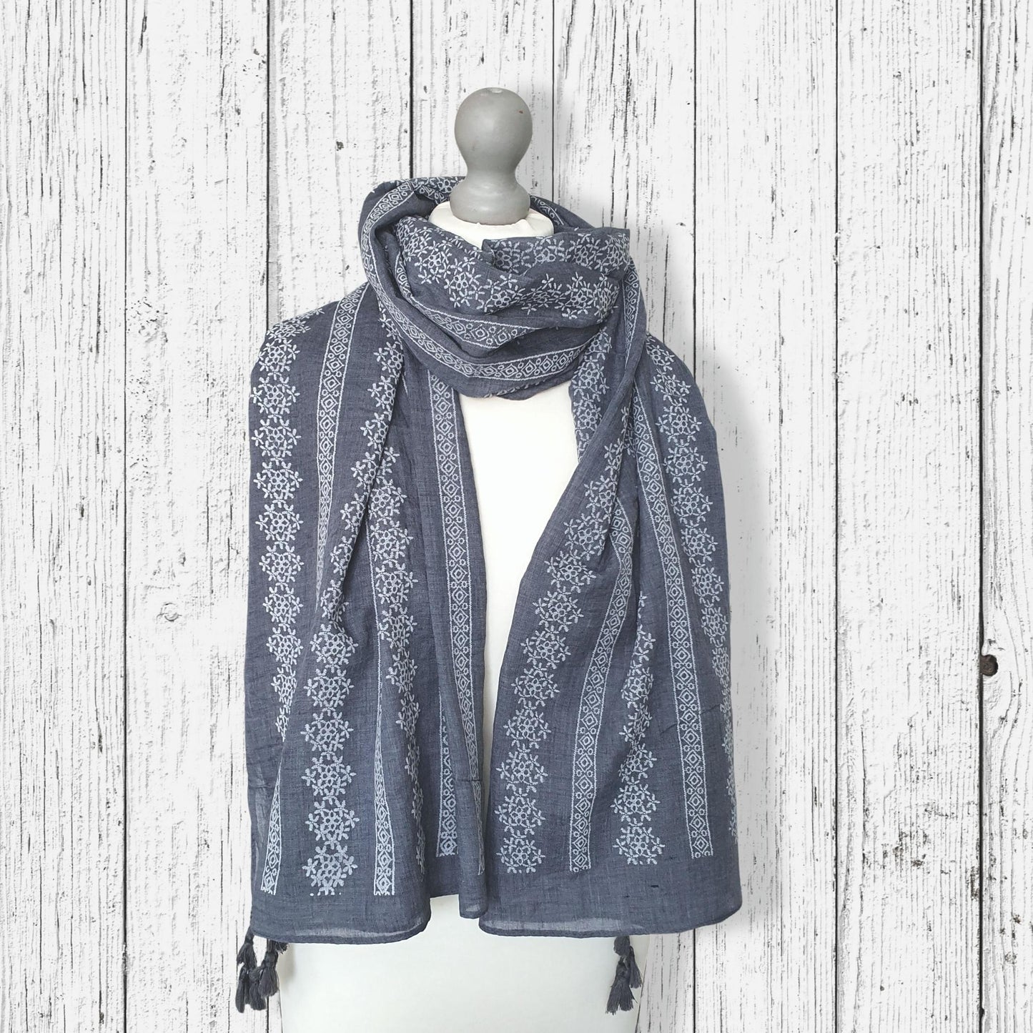 Floral Stitch Pattern Scarf - Grey Blue