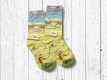 Load image into Gallery viewer, Seashell Socks - Yellow
